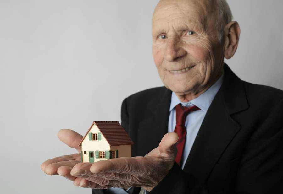 Modern Elderly Living: Key Features to Look for in Senior Housing Senior Housing