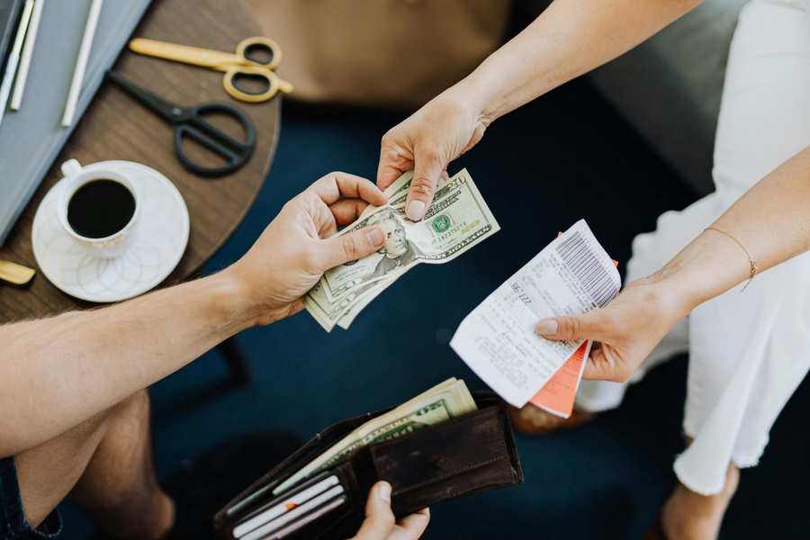 Are Pay Day Loans a Quick Fix or a Long-Term Risk? Are Pay Day Loans a Quick Fix or a Long-Term Risk?
